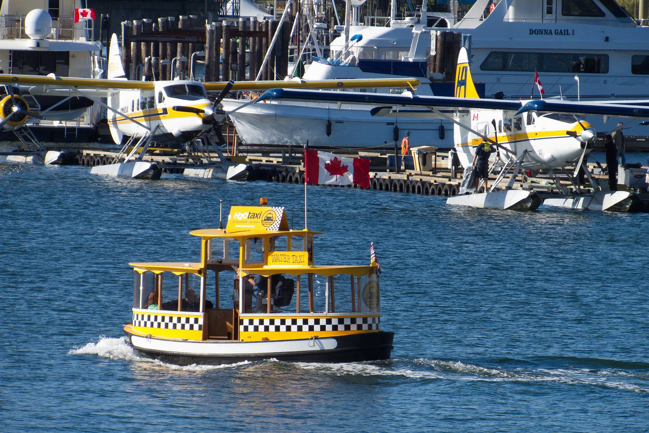 A fun water taxi ride on a day trip in Victoriaen Visiting Victoria