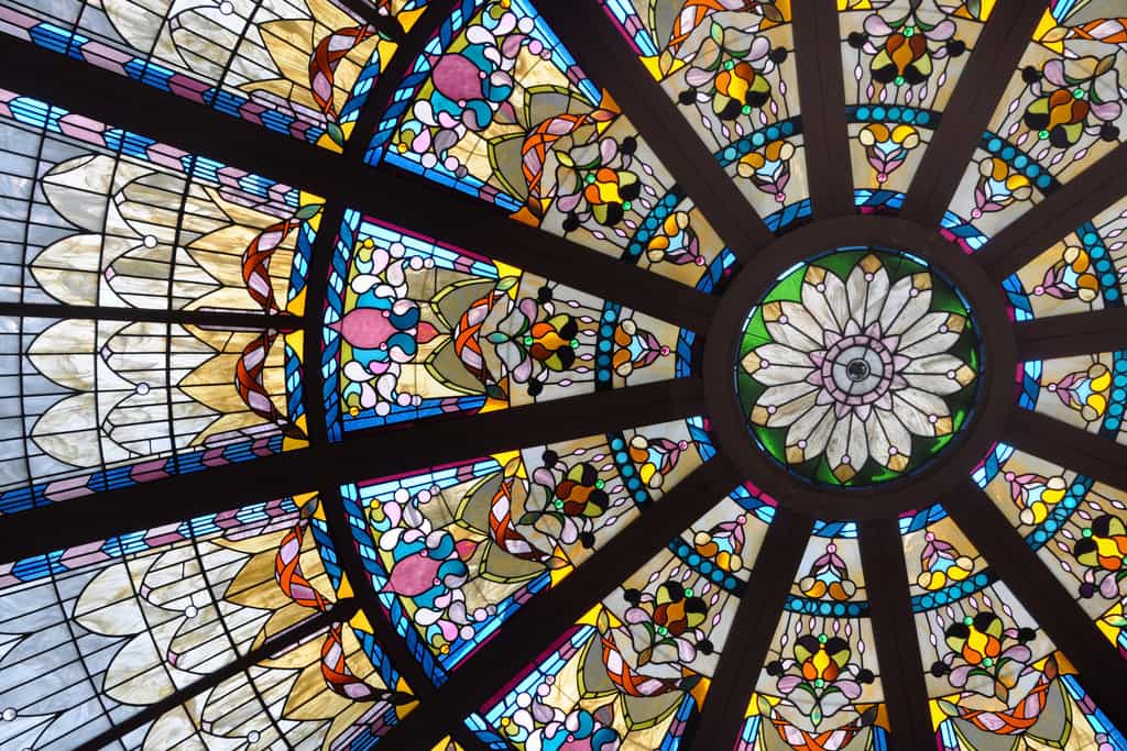 The reconstructed dome high above the hotel’s Palm Court. Credit: Annarae