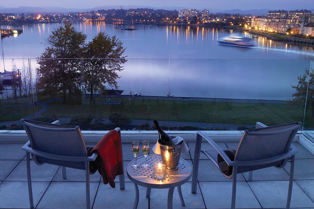 Spoil your sweetie with a water view room, a bottle of sparkling wine, a decadent chocolate surprise and bath romance basket. Credit: Inn at Laurel Point