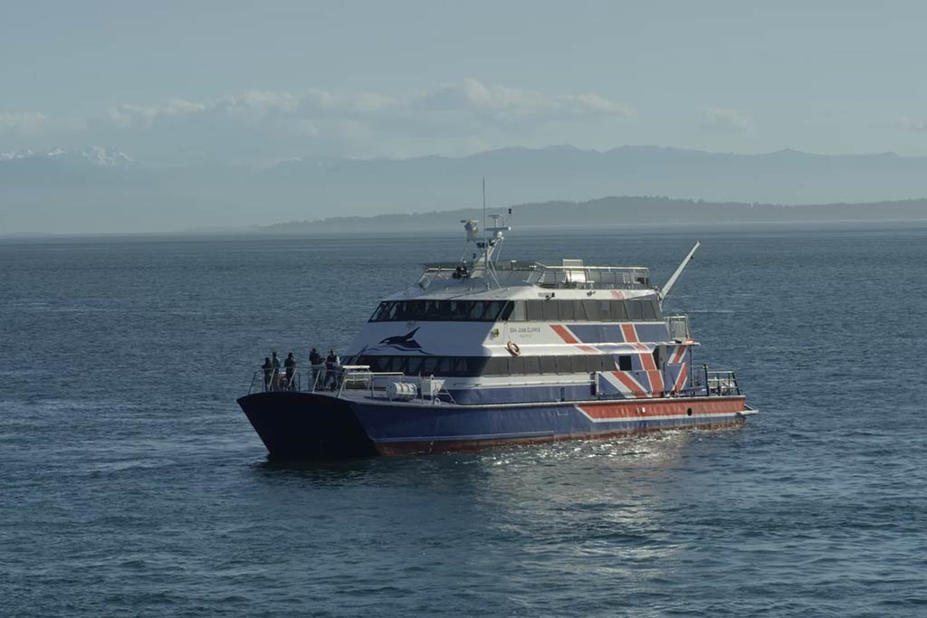 Hop on the San Juan Clipper from Seattle for Langley for a festive holiday adventure.