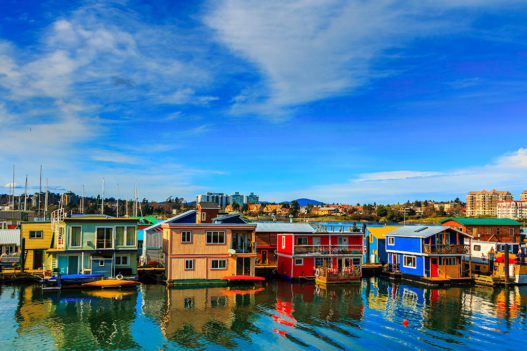 Wander through a colorful collection of floating houseboats along Fisherman's Wharf. Credit: Erik Lawrenz