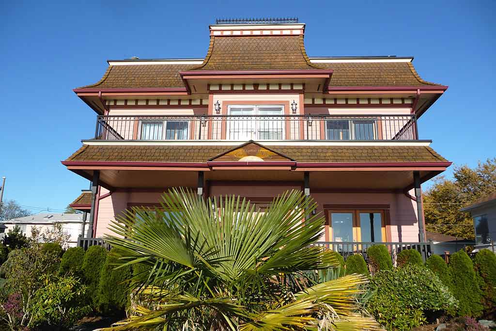 Colorful heritage homes in Edwardian styles fill James Bay. Credit: Herb Neufeld