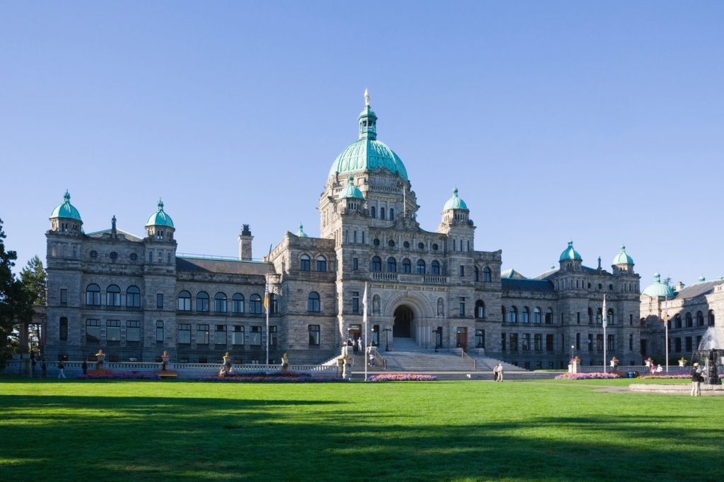 The main block of Victoria's Parliament Buildings combine Baroque details with Romanesque design.