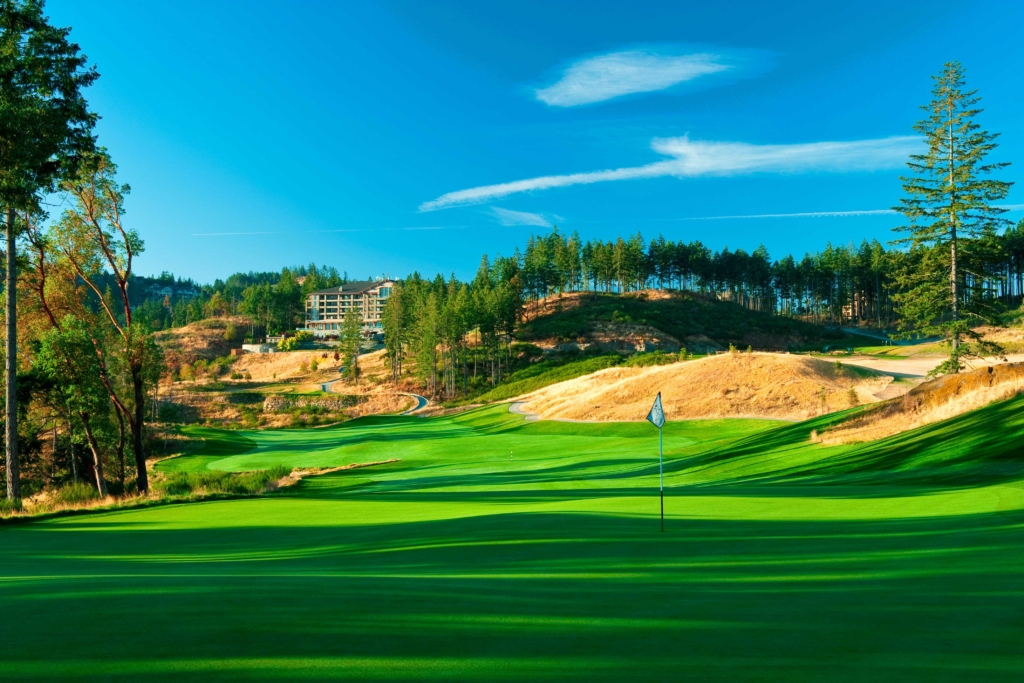 Scenic views abound on Westin Bear Mountain’s distinctive Valley Course. Photo: Westin Bear Mountain