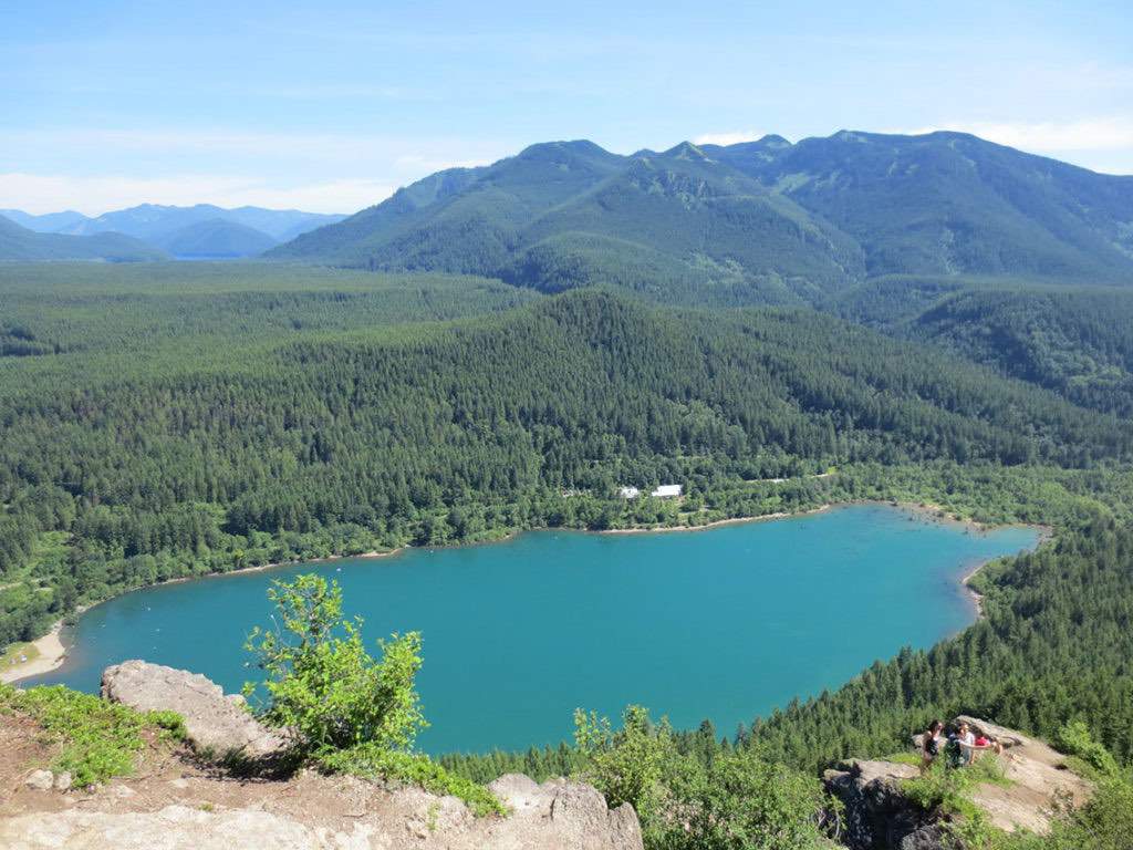 Take in spectacular views of Rattlesnake Lake from the top of the ledge. 